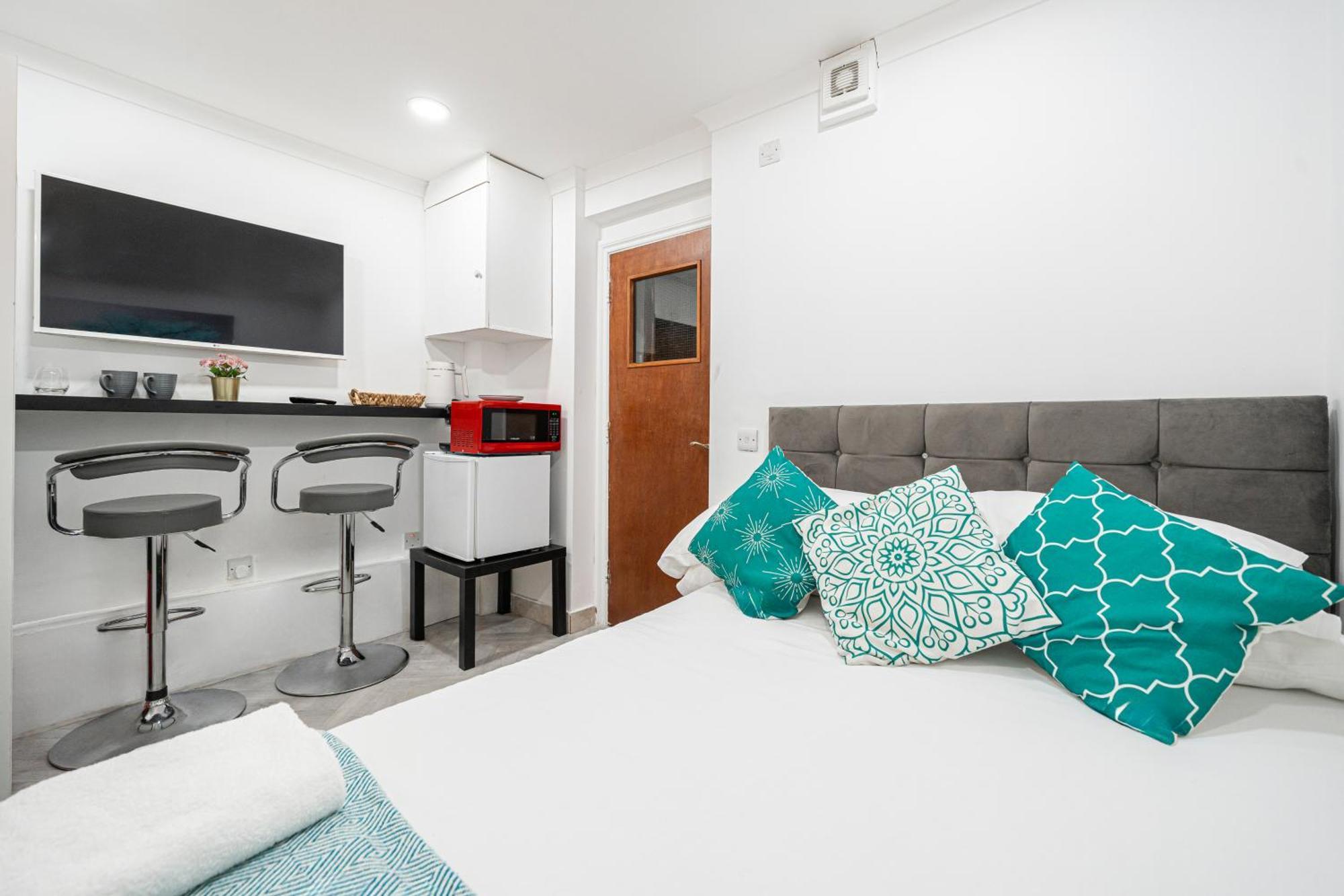 Comfy Small Basement Studio In Kensington Olympia London Exterior photo